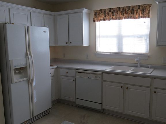 4th image of 5046 Glen Cove Drive SE