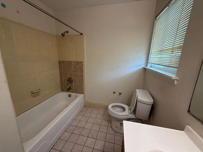 2364 Champion Ct — Photo 14