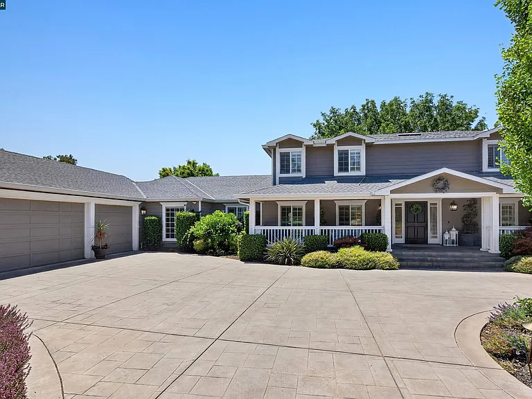 2207 Martin Ave — Photo 22