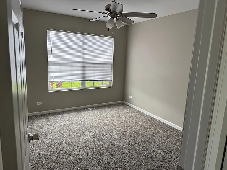 1725 W Chrysler Dr — Photo 9