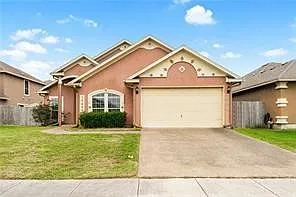 4 bed, 2023 sqft, $2,600 — Photo 2