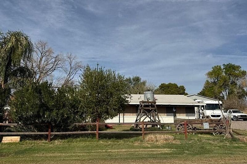 1st image of 22 E Harrison St