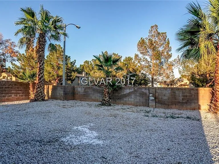 132 Almendio Ln — Photo 7