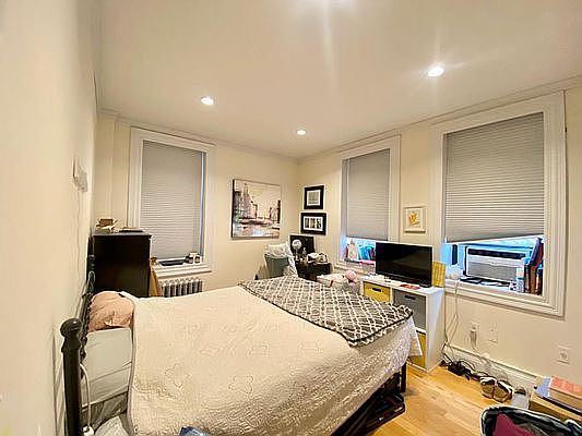 3rd image of 621 9th Ave #3E