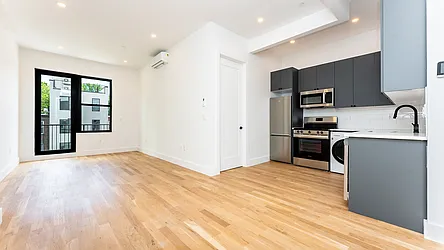 422 1/2 Gates Avenue, #3B