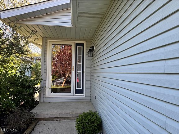 3rd image of 1673 Oakwood Cir