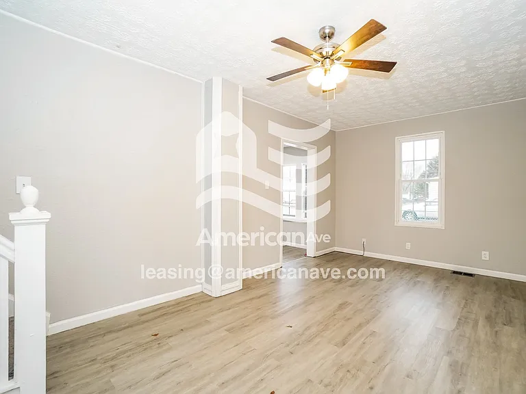 1127334_003_living_room_14161741.jpg