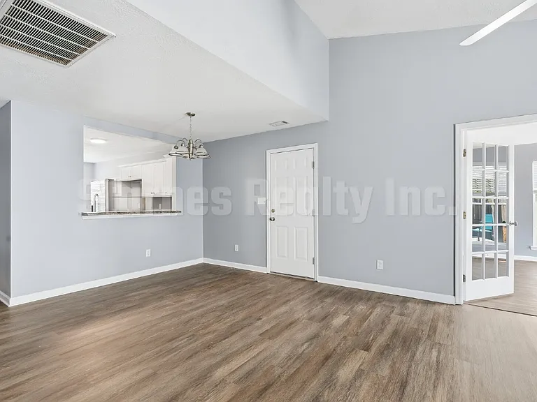 469 Strutter Trl — Photo 13