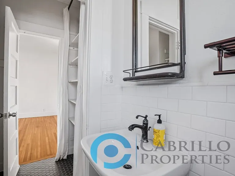 Casa Blanca Apartments — Photo 30