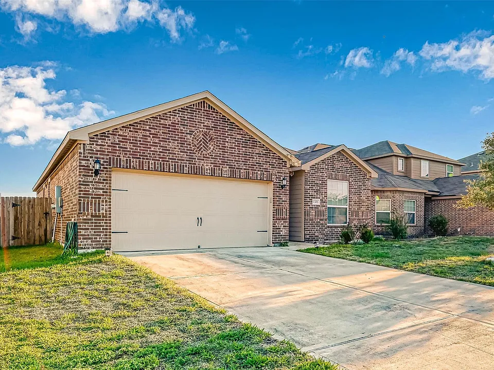 1306 Diamond Drape Dr