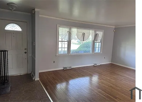 4 bed, 1700 sqft, $2,900 — Photo 1