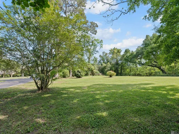 7122 Highland Rd, Baton Rouge, LA 70808