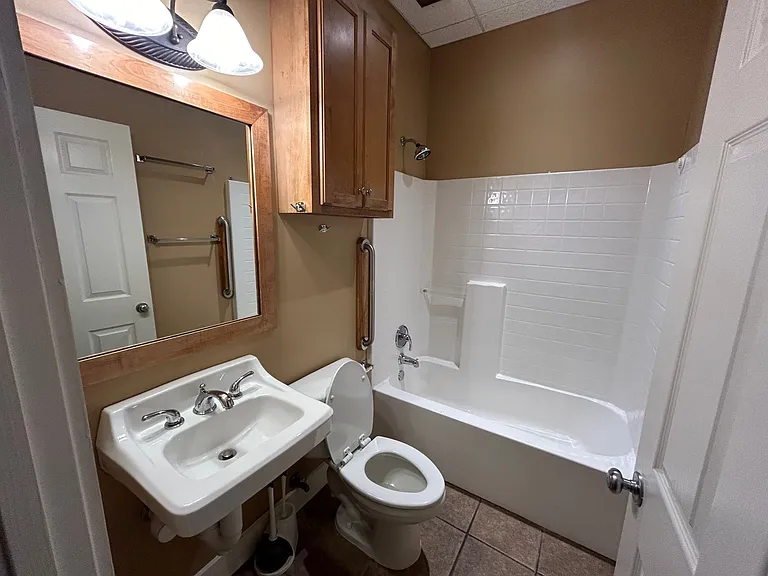 413 Natchitoches St #1A — Photo 5