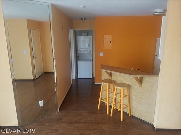 3rd image of 510 Elm Dr Unit 101