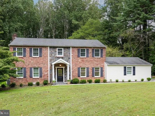 3 Lafayette Pl, Chadds Ford, PA 19317