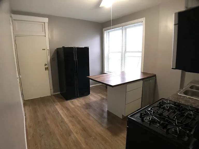 1237 S 51st Ave #2F — Photo 8