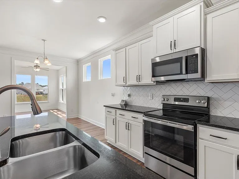 155 Bourne Dr — Photo 12