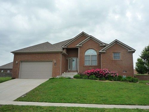 1st image of 132 Castlewood Dr
