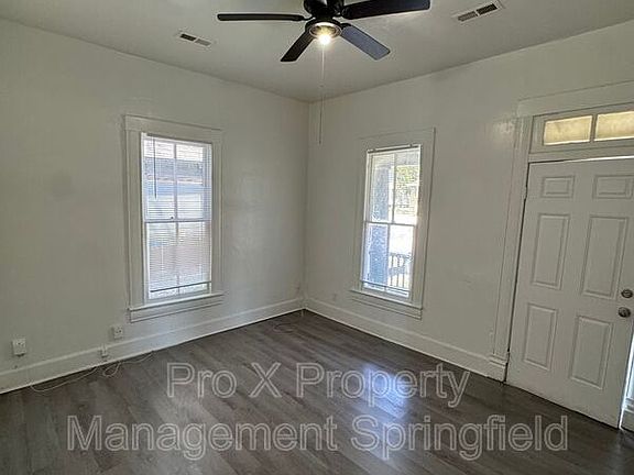 3rd image of 618 W Calhoun St