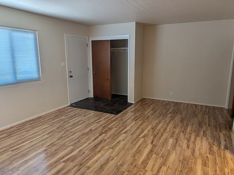 1422 Lincoln Ave #5 — Photo 6