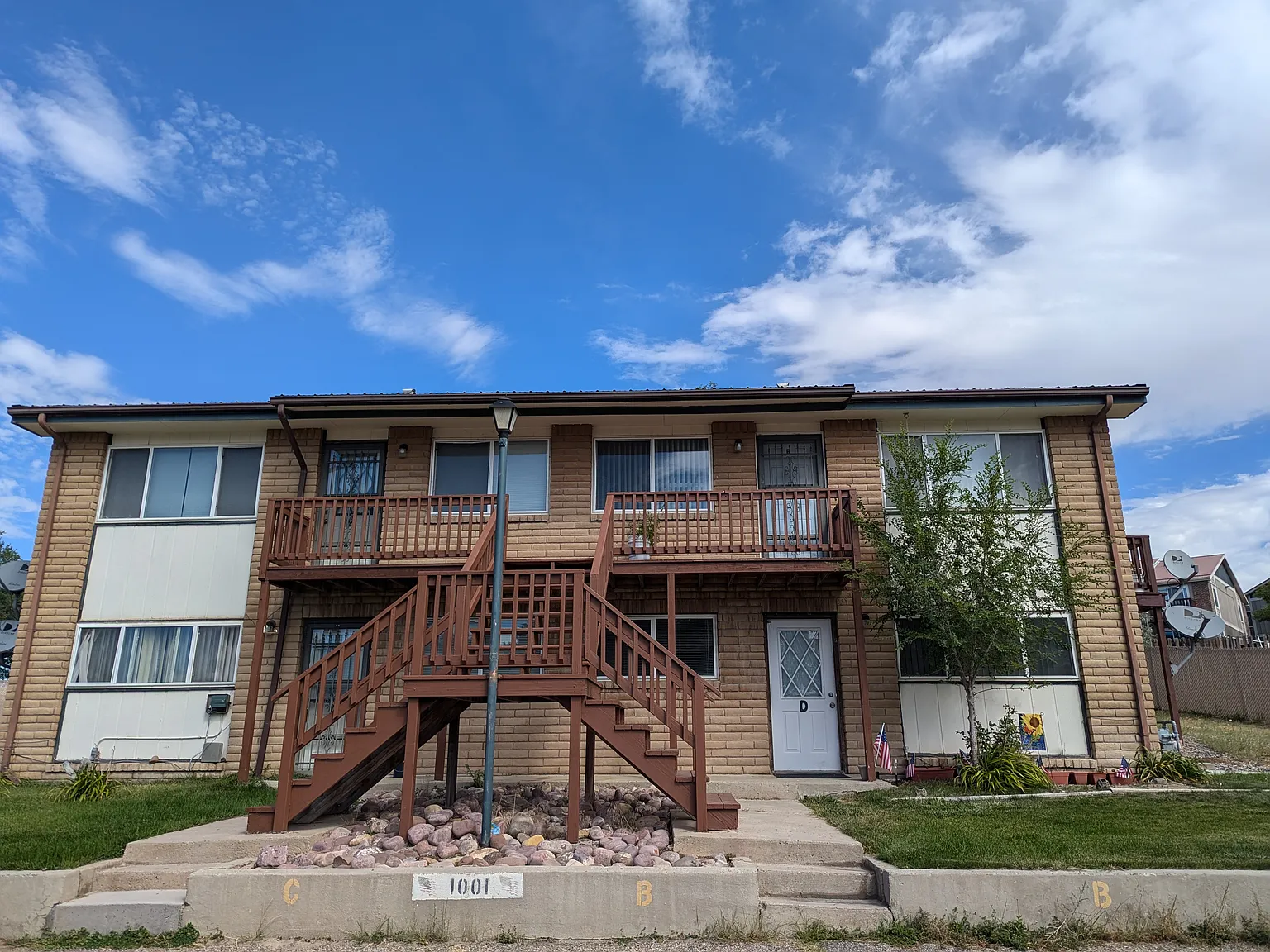2 bed, 900 sqft, $895 — Photo 1