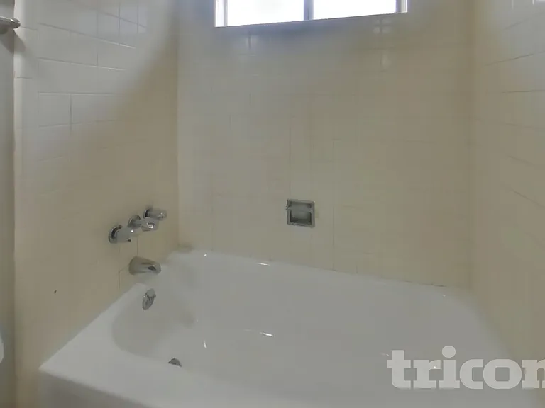 3031 W Mercer Ln — Photo 7
