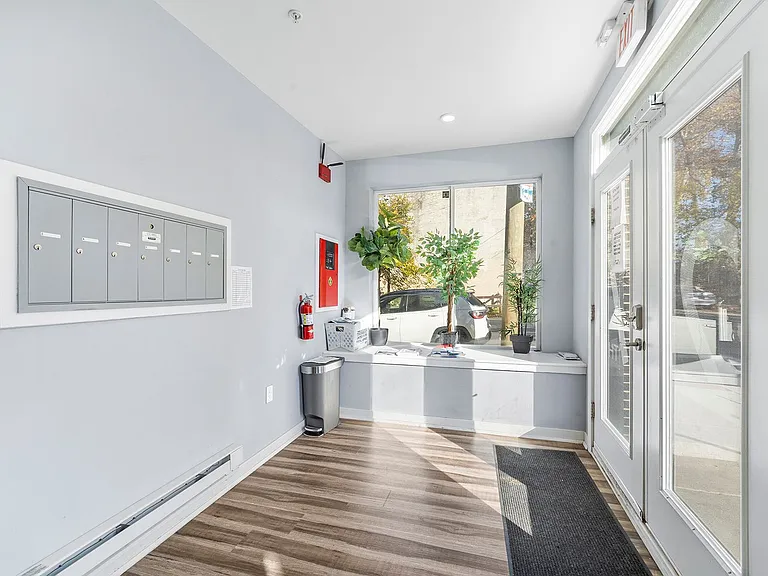 1352 N 27th St - DPD 4676 Pyramid — Photo 2
