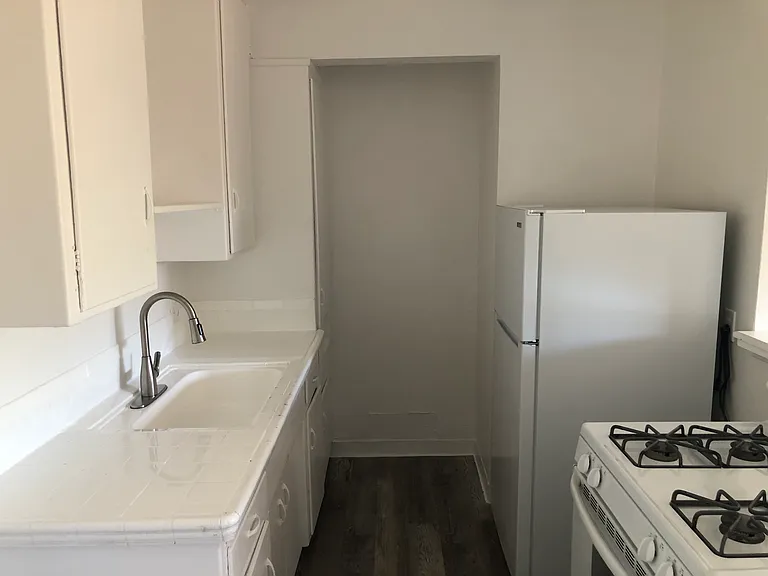 1760 Henderson Ave #5A — Photo 1