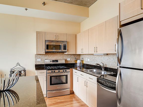 5th image of 1620 S Michigan Ave Unit 922