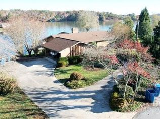 121 48th Ave NE, Hickory, NC 28601