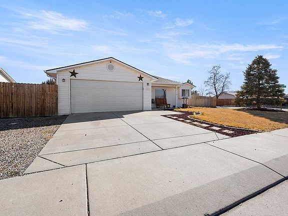 2nd image of 426 Mountainside Ln