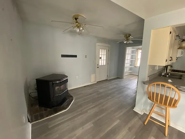 2231 Hampshire St — Photo 9
