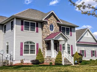 302 Schoolside Dr, Throop, PA 18512