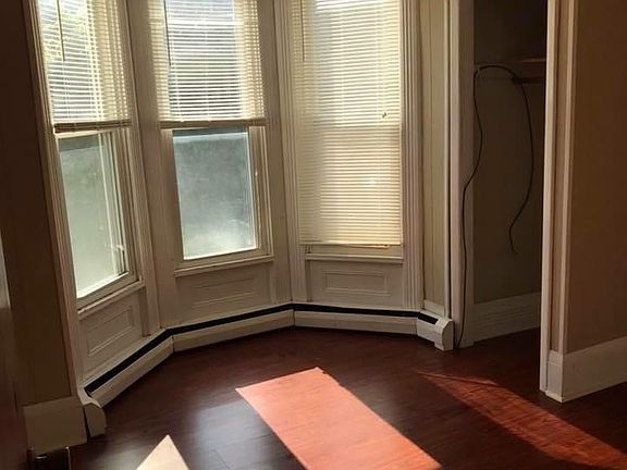5th image of 22 Railroad St