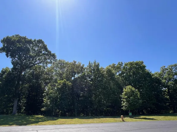 6 Grand Meridien Ct, Chesterfield, MO 63005