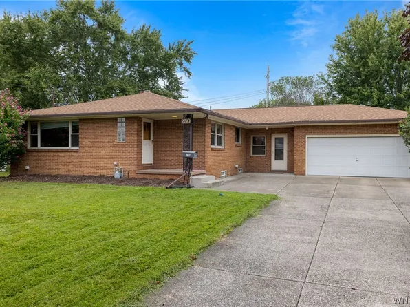 250 Rehm Rd, Depew, NY 14043