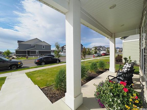 3rd image of 5218 W Miller Crossing Dr