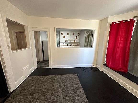 4th image of 2449 Delaware Ave #2UPR