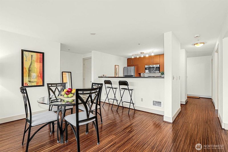 4th image of 1550 Eastlake Avenue E #203