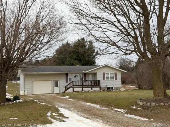 830 W Burnside Rd, Fostoria, MI 48435