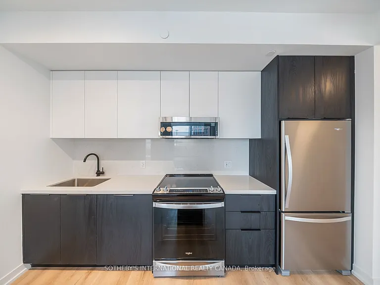 5 York Rd #911 — Photo 10