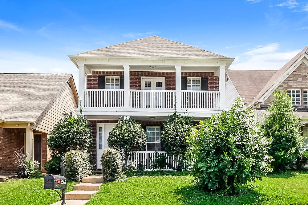 3 bed, 2.5 bath, 2208 sqft, $1,885 — Photo 1