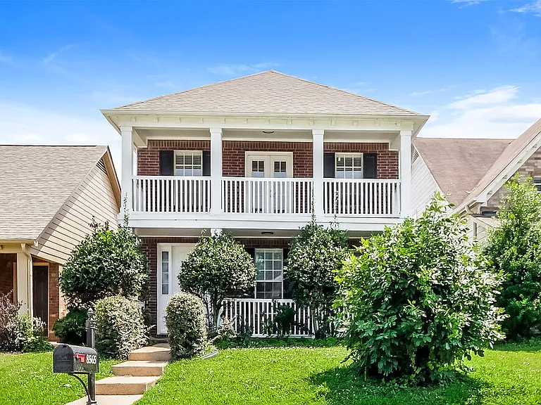 8565 Griffin Park Dr — Photo 1