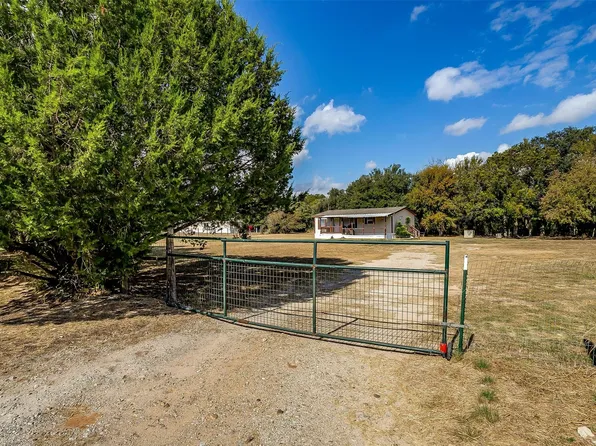 5520 Evening Star Ct, Tolar, TX 76476