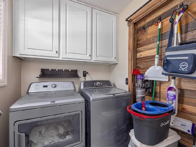 1504 Melanie Ln — Photo 18