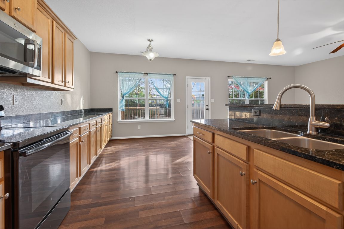 next background image