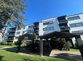 200 Ridley Blvd #214, Toronto, ON M5M3M2