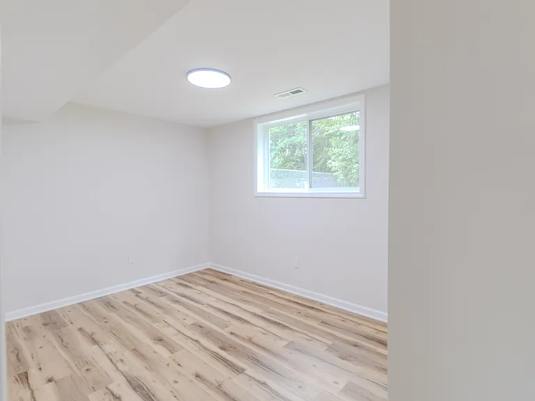 6530 E 3rd Ave — Photo 29