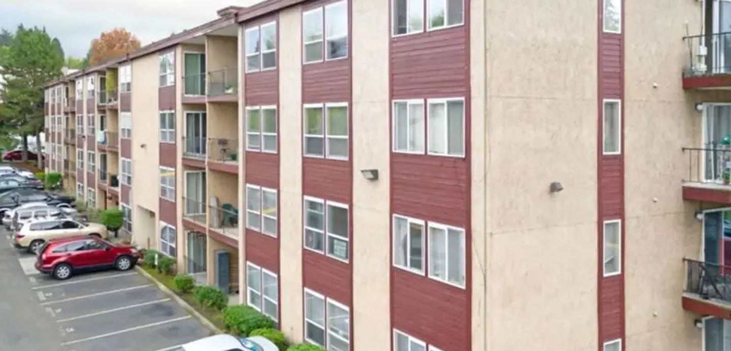 HIDDEN CREEK VILLAGE APTS — Photo 1