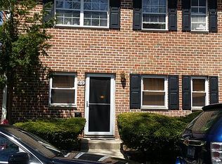 812 Towne House Village, Islandia, NY 11749